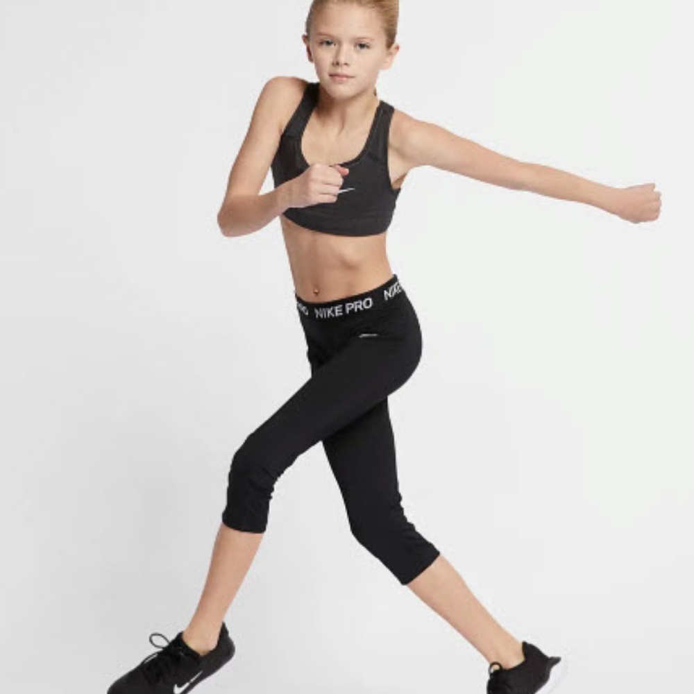 *Sold* NWT Nike | Black 3/4 Tights